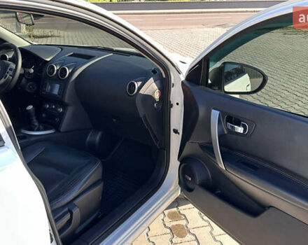 Ниссан Кашкай 2 2011 в Дрогобыче на Automoto.ua Белый Ниссан Кашкай 2, объемом двигателя 2 л и пробегом 215 тыс. км за 12000 $, фото 34 на Automoto.ua