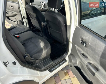 Білий Ніссан Кашкай 2, об'ємом двигуна 1.5 л та пробігом 240 тис. км за 10800 $, фото 17 на Automoto.ua