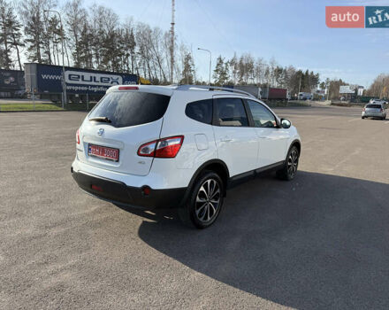 Білий Ніссан Кашкай 2, об'ємом двигуна 2 л та пробігом 204 тис. км за 11300 $, фото 4 на Automoto.ua