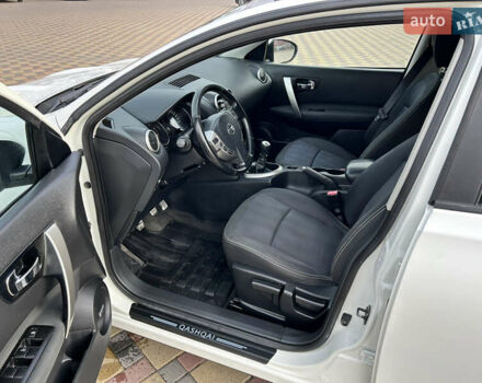 Білий Ніссан Кашкай 2, об'ємом двигуна 1.5 л та пробігом 240 тис. км за 10800 $, фото 11 на Automoto.ua