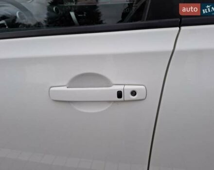 Ниссан Кашкай 2 2011 в Луцке на Automoto.ua Белый Ниссан Кашкай 2, объемом двигателя 2 л и пробегом 217 тыс. км за 13500 $, фото 15 на Automoto.ua