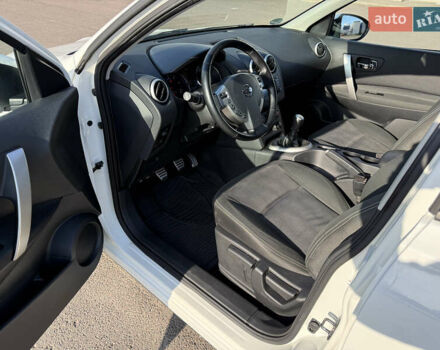 Білий Ніссан Кашкай 2, об'ємом двигуна 2 л та пробігом 204 тис. км за 11300 $, фото 11 на Automoto.ua