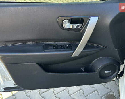 Ниссан Кашкай 2 2011 в Дрогобыче на Automoto.ua Белый Ниссан Кашкай 2, объемом двигателя 2 л и пробегом 215 тыс. км за 12000 $, фото 10 на Automoto.ua