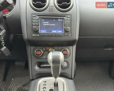 Белый Ниссан Кашкай 2, объемом двигателя 2 л и пробегом 139 тыс. км за 11200 $, фото 20 на Automoto.ua