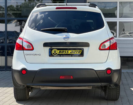 Белый Ниссан Кашкай 2, объемом двигателя 2 л и пробегом 269 тыс. км за 11900 $, фото 4 на Automoto.ua