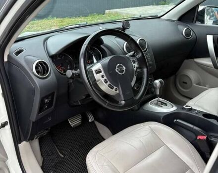 Білий Ніссан Кашкай 2, об'ємом двигуна 2 л та пробігом 215 тис. км за 13300 $, фото 11 на Automoto.ua
