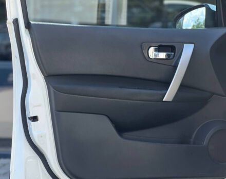 Белый Ниссан Кашкай 2, объемом двигателя 2 л и пробегом 269 тыс. км за 11900 $, фото 6 на Automoto.ua