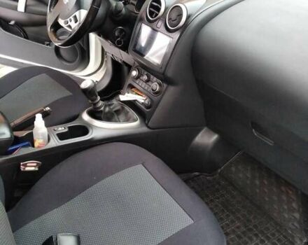 Ниссан Кашкай 2 2012 в Рокитное на Automoto.ua Белый Ниссан Кашкай 2, объемом двигателя 1.5 л и пробегом 230 тыс. км за 11000 $, фото 8 на Automoto.ua