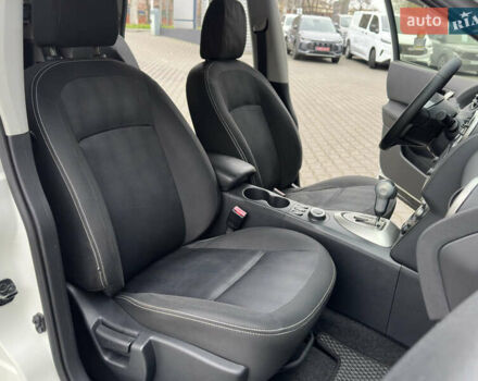 Белый Ниссан Кашкай 2, объемом двигателя 2 л и пробегом 139 тыс. км за 11200 $, фото 28 на Automoto.ua