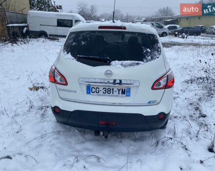 Белый Ниссан Кашкай 2, объемом двигателя 1.6 л и пробегом 264 тыс. км за 10750 $, фото 6 на Automoto.ua