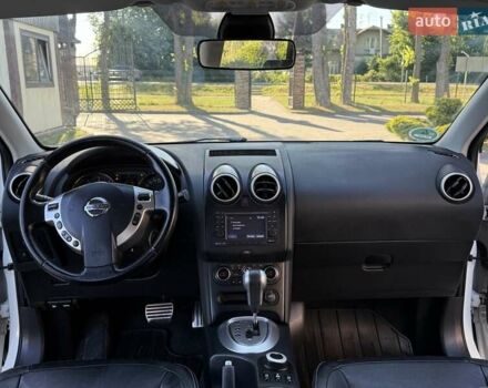 Білий Ніссан Кашкай 2, об'ємом двигуна 2 л та пробігом 215 тис. км за 12500 $, фото 49 на Automoto.ua