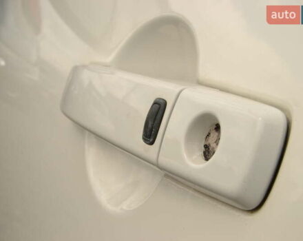 Ниссан Кашкай 2 2012 в Луцке на Automoto.ua Белый Ниссан Кашкай 2, объемом двигателя 1.6 л и пробегом 217 тыс. км за 11250 $, фото 14 на Automoto.ua