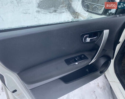 Белый Ниссан Кашкай 2, объемом двигателя 1.6 л и пробегом 264 тыс. км за 10750 $, фото 13 на Automoto.ua