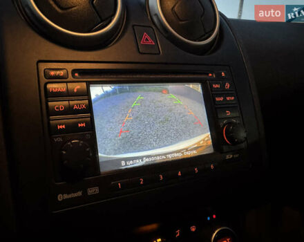 Белый Ниссан Кашкай 2, объемом двигателя 2 л и пробегом 208 тыс. км за 11800 $, фото 17 на Automoto.ua