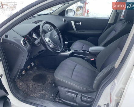 Белый Ниссан Кашкай 2, объемом двигателя 1.6 л и пробегом 264 тыс. км за 10750 $, фото 12 на Automoto.ua