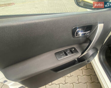 Белый Ниссан Кашкай 2, объемом двигателя 1.6 л и пробегом 198 тыс. км за 10999 $, фото 15 на Automoto.ua