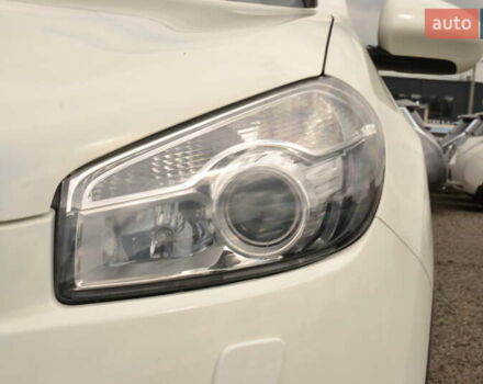 Ниссан Кашкай 2 2012 в Луцке на Automoto.ua Белый Ниссан Кашкай 2, объемом двигателя 1.6 л и пробегом 217 тыс. км за 11250 $, фото 13 на Automoto.ua