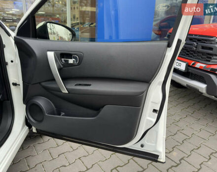 Белый Ниссан Кашкай 2, объемом двигателя 2 л и пробегом 139 тыс. км за 11200 $, фото 15 на Automoto.ua