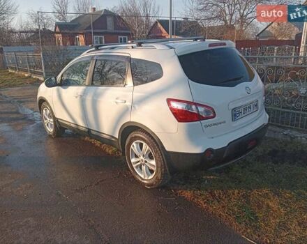 Белый Ниссан Кашкай 2, объемом двигателя 2 л и пробегом 190 тыс. км за 11500 $, фото 5 на Automoto.ua