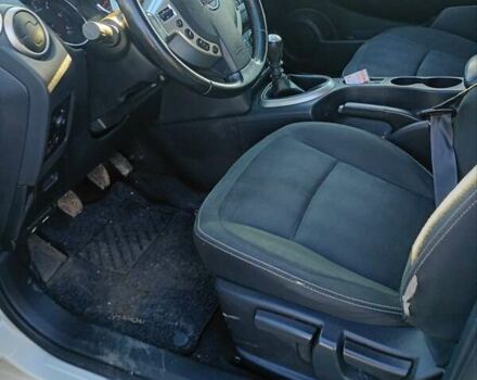 Белый Ниссан Кашкай 2, объемом двигателя 1.5 л и пробегом 143 тыс. км за 11200 $, фото 7 на Automoto.ua