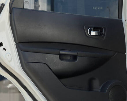 Белый Ниссан Кашкай 2, объемом двигателя 2 л и пробегом 269 тыс. км за 11900 $, фото 15 на Automoto.ua