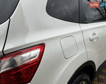 Белый Ниссан Кашкай 2, объемом двигателя 1.6 л и пробегом 220 тыс. км за 10650 $, фото 52 на Automoto.ua