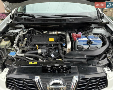 Белый Ниссан Кашкай 2, объемом двигателя 1.6 л и пробегом 220 тыс. км за 10650 $, фото 63 на Automoto.ua