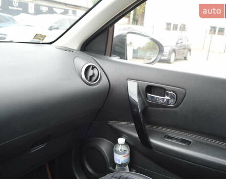 Белый Ниссан Кашкай 2, объемом двигателя 1.6 л и пробегом 346 тыс. км за 11500 $, фото 12 на Automoto.ua