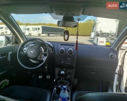 Білий Ніссан Кашкай 2, об'ємом двигуна 1.6 л та пробігом 235 тис. км за 11999 $, фото 4 на Automoto.ua