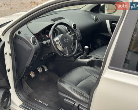 Ниссан Кашкай 2 2013 в Ровно на Automoto.ua Белый Ниссан Кашкай 2, объемом двигателя 1.6 л и пробегом 213 тыс. км за 12800 $, фото 42 на Automoto.ua