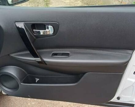 Ниссан Кашкай 2 2013 в Чернигове на Automoto.ua Белый Ниссан Кашкай 2, объемом двигателя 1.6 л и пробегом 230 тыс. км за 13650 $, фото 6 на Automoto.ua