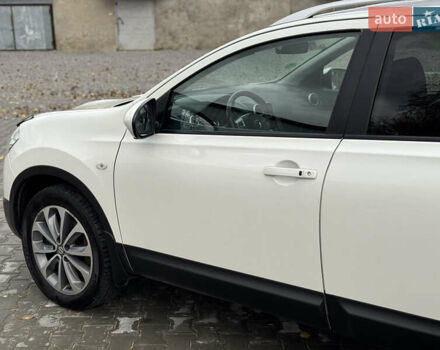 Ниссан Кашкай 2 2013 в Ровно на Automoto.ua Белый Ниссан Кашкай 2, объемом двигателя 1.6 л и пробегом 213 тыс. км за 12800 $, фото 13 на Automoto.ua