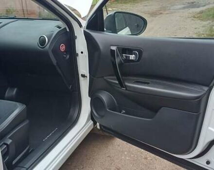 Ниссан Кашкай 2 2013 в Чернигове на Automoto.ua Белый Ниссан Кашкай 2, объемом двигателя 1.6 л и пробегом 230 тыс. км за 13650 $, фото 23 на Automoto.ua