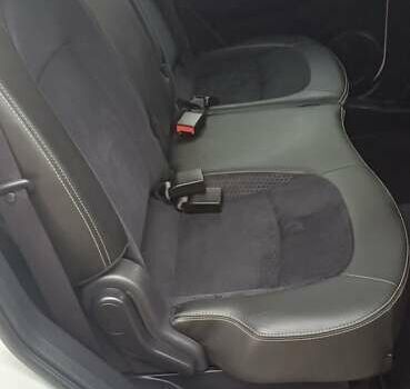 Ниссан Кашкай 2 2013 в Чернигове на Automoto.ua Белый Ниссан Кашкай 2, объемом двигателя 1.6 л и пробегом 230 тыс. км за 13650 $, фото 21 на Automoto.ua