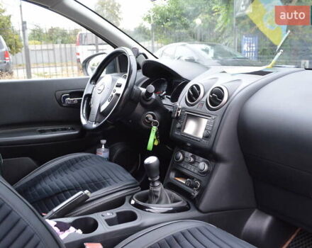 Белый Ниссан Кашкай 2, объемом двигателя 1.6 л и пробегом 346 тыс. км за 11500 $, фото 14 на Automoto.ua