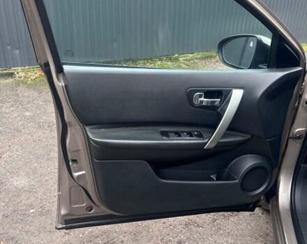 Бежевый Ниссан Кашкай 2, объемом двигателя 2 л и пробегом 250 тыс. км за 8800 $, фото 3 на Automoto.ua