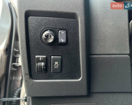 Бежевый Ниссан Кашкай 2, объемом двигателя 2 л и пробегом 250 тыс. км за 13400 $, фото 16 на Automoto.ua