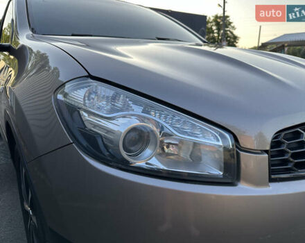 Бежевый Ниссан Кашкай 2, объемом двигателя 2 л и пробегом 250 тыс. км за 13400 $, фото 7 на Automoto.ua