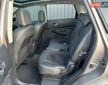 Бежевый Ниссан Кашкай 2, объемом двигателя 2 л и пробегом 250 тыс. км за 13400 $, фото 22 на Automoto.ua