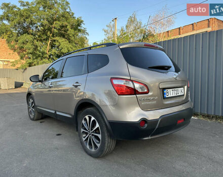 Бежевый Ниссан Кашкай 2, объемом двигателя 2 л и пробегом 250 тыс. км за 13400 $, фото 8 на Automoto.ua