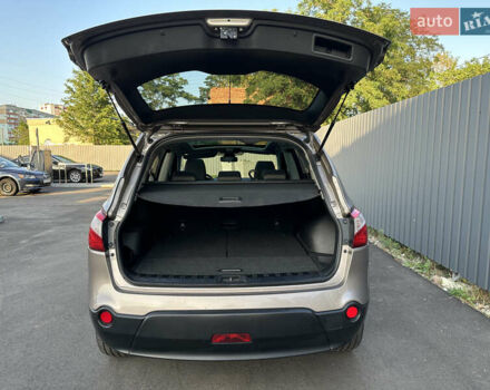 Бежевый Ниссан Кашкай 2, объемом двигателя 2 л и пробегом 250 тыс. км за 13400 $, фото 28 на Automoto.ua