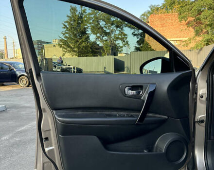 Бежевый Ниссан Кашкай 2, объемом двигателя 2 л и пробегом 250 тыс. км за 13400 $, фото 17 на Automoto.ua