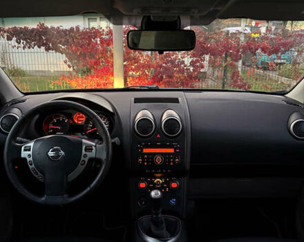 Черный Ниссан Кашкай 2, объемом двигателя 2 л и пробегом 210 тыс. км за 8800 $, фото 10 на Automoto.ua