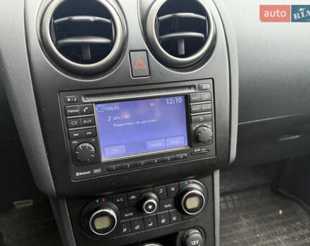 Черный Ниссан Кашкай 2, объемом двигателя 2 л и пробегом 190 тыс. км за 12500 $, фото 11 на Automoto.ua