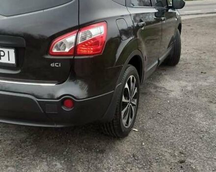 Черный Ниссан Кашкай 2, объемом двигателя 2 л и пробегом 300 тыс. км за 12400 $, фото 5 на Automoto.ua