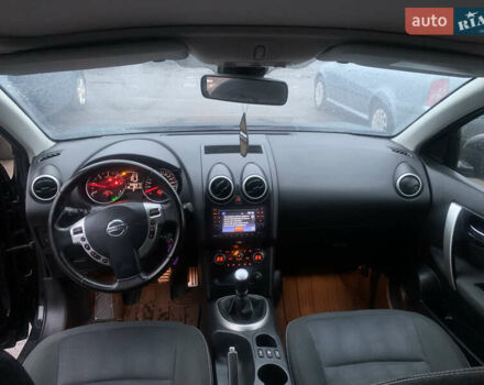 Черный Ниссан Кашкай 2, объемом двигателя 1.6 л и пробегом 212 тыс. км за 10800 $, фото 6 на Automoto.ua