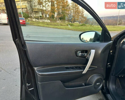 Черный Ниссан Кашкай 2, объемом двигателя 2 л и пробегом 189 тыс. км за 12555 $, фото 48 на Automoto.ua