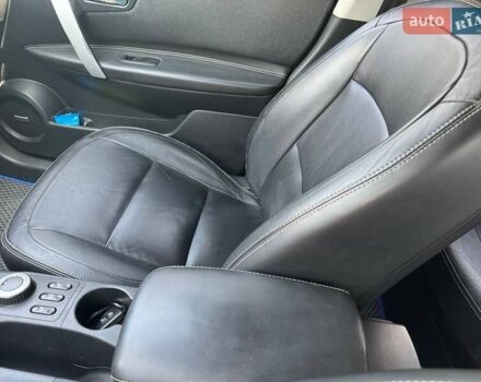 Черный Ниссан Кашкай 2, объемом двигателя 2 л и пробегом 206 тыс. км за 13000 $, фото 3 на Automoto.ua