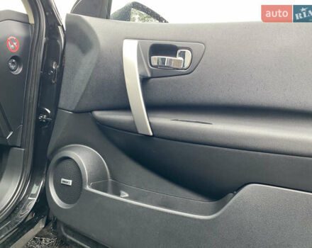 Черный Ниссан Кашкай 2, объемом двигателя 2 л и пробегом 204 тыс. км за 13150 $, фото 53 на Automoto.ua