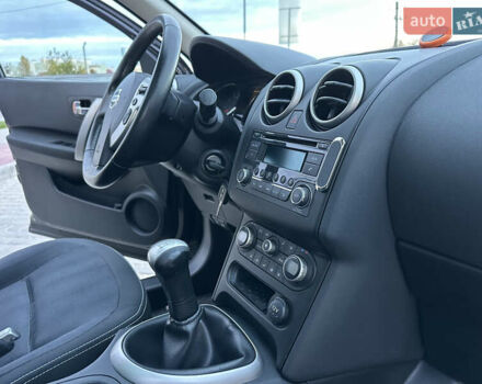 Черный Ниссан Кашкай 2, объемом двигателя 1.6 л и пробегом 203 тыс. км за 10999 $, фото 21 на Automoto.ua